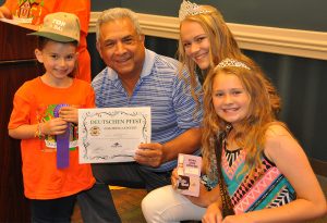 Overall Winner and Mayor for a Day Leilani Dockery, Mayor Victor Gonzales and the Deutschen Pfest 2016 Miss Pflugerville Alexys Knell and Little Miss Pflugerville Peyton LeJuene.